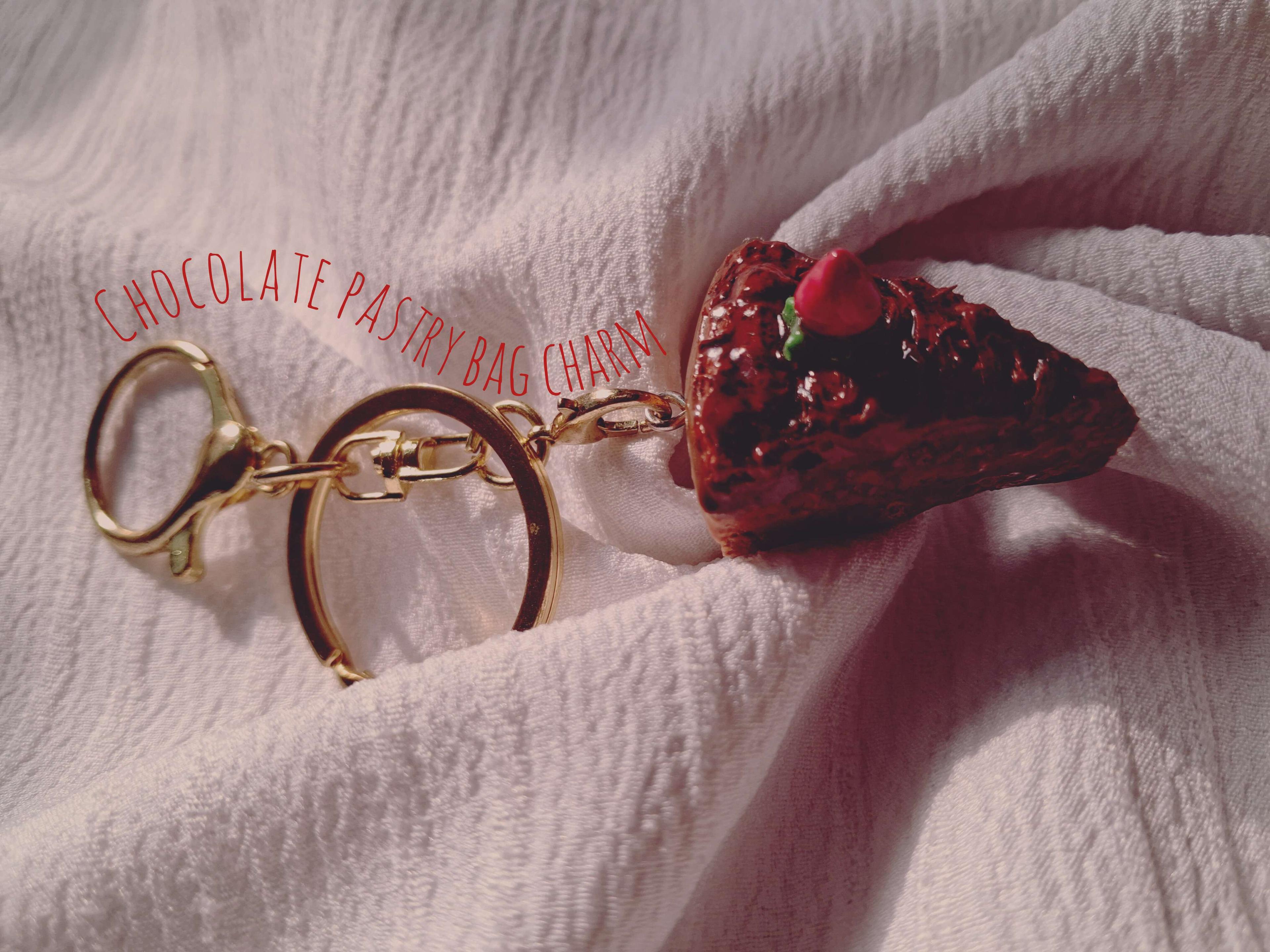 1 chocolate pastry bag charm +Love-Filled cream biscuit phone charm - Thumbnail 2